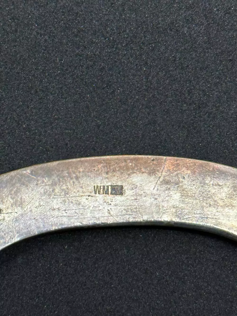 Ramasse-miettes en métal argenté Saint Hilaire - Début de Série